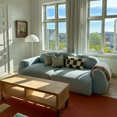 Stucco Flat From 1905 In Vibrant Bispebjerg Apartment *
